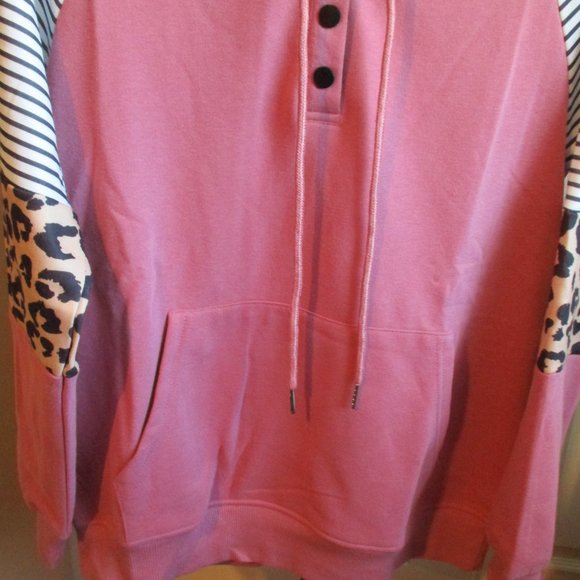New NWOT Ladies Soft  Pink Pullover Sweatshirt with Hood Snap Close - Picture 6 of 9